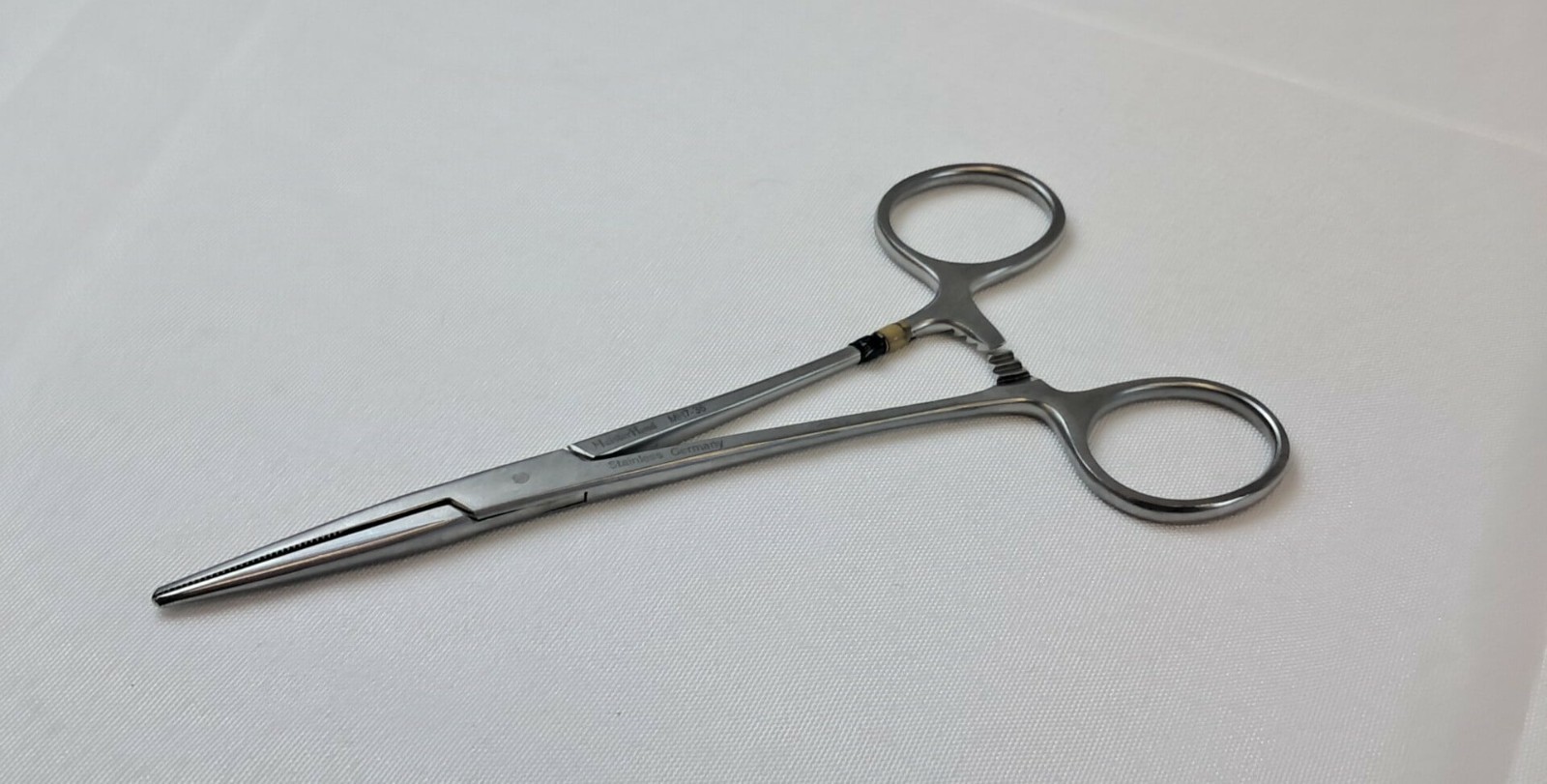 MeisterHand MH7-36 KELLY Forceps, 5-3/4″ (145mm), straight