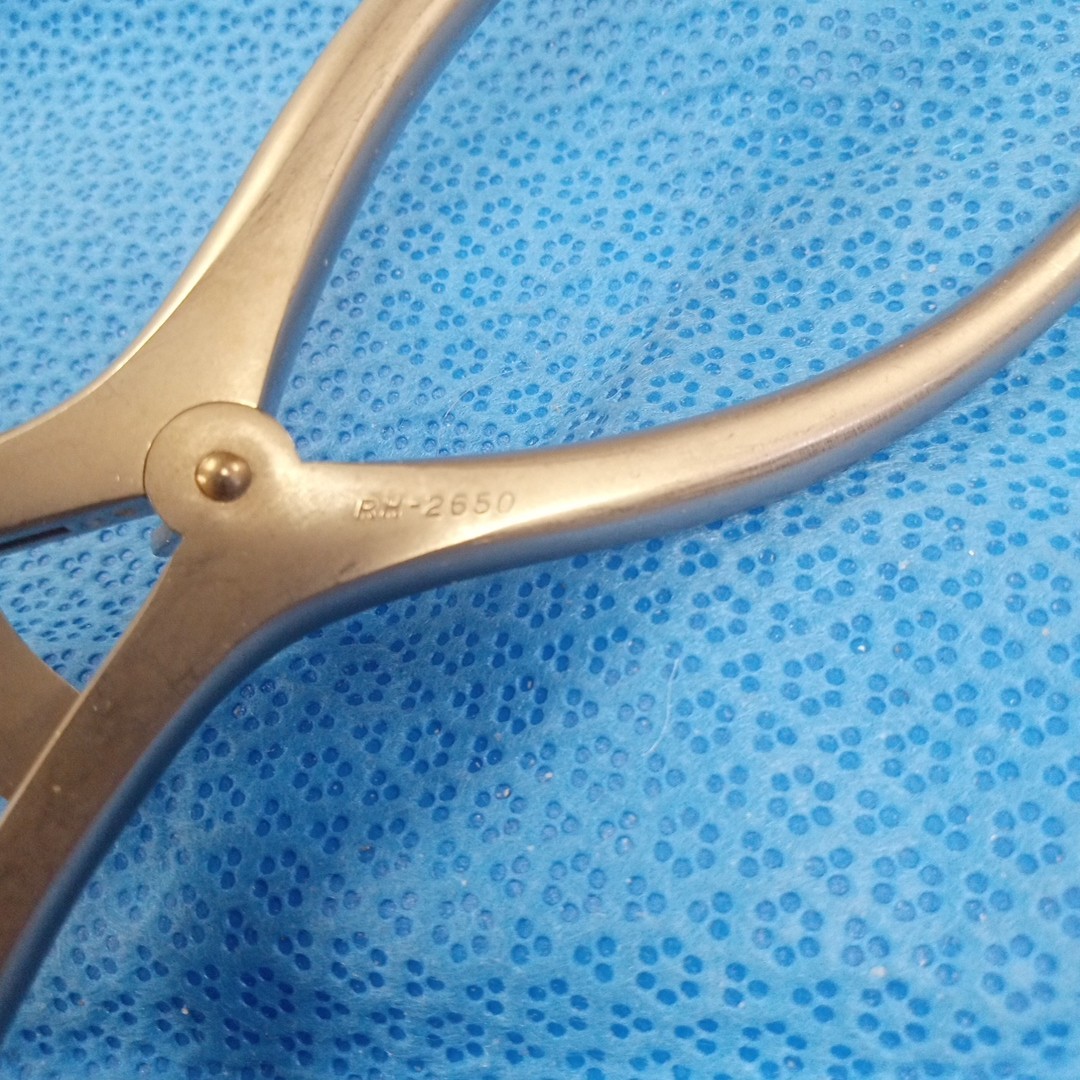 V. Mueller RH-2650 McCabe Self-Retaining Antral Retractor w/ Center Blades