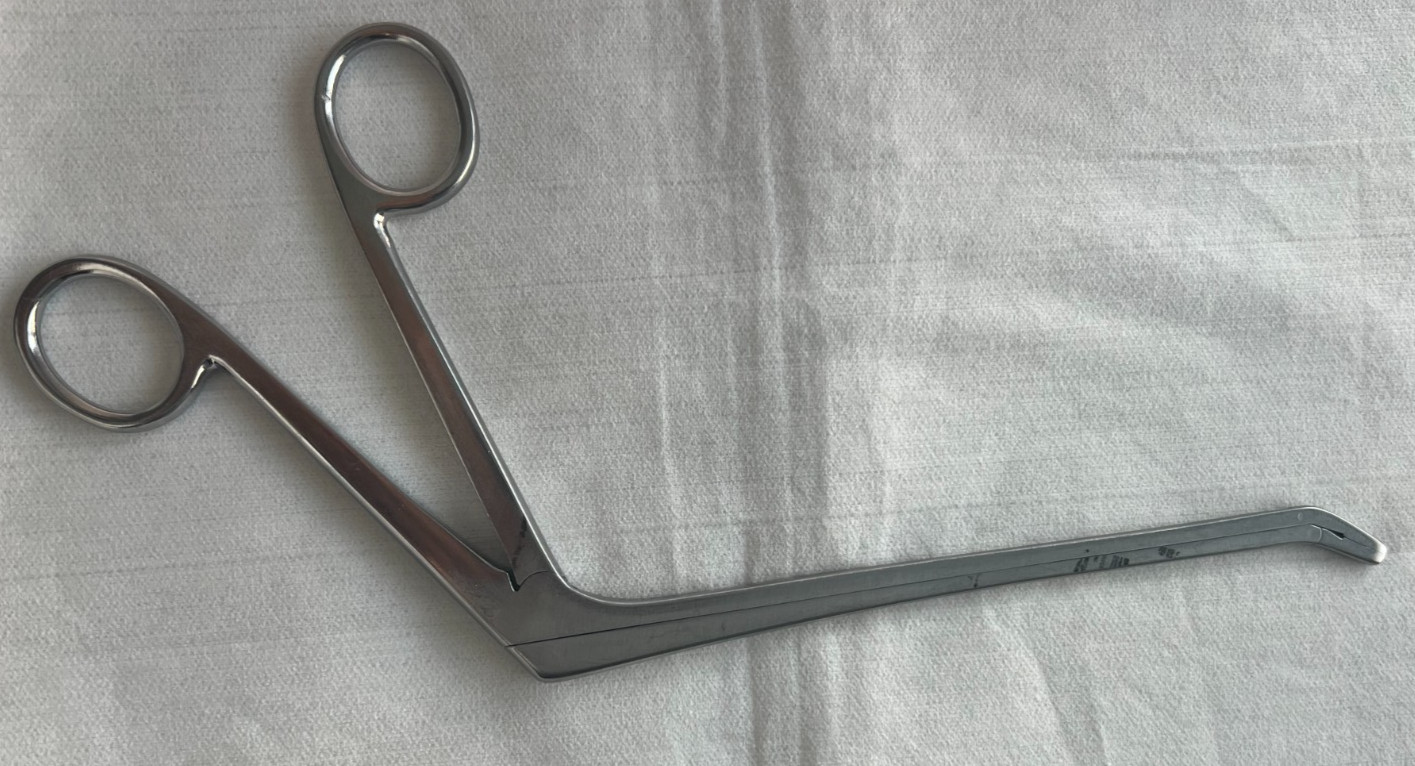 Medicon Cushing Rongeur For Intervertebral Discs 16 Cm/2 mm X 10 mm 30 degree UP