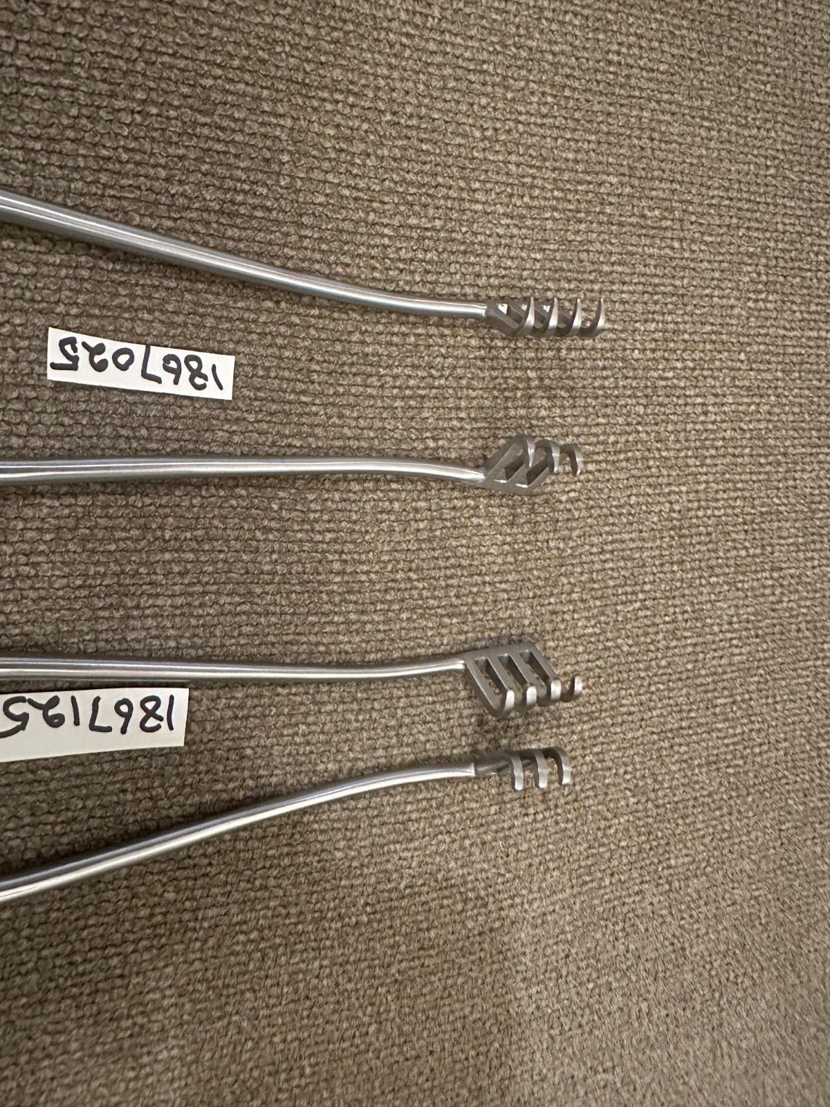 SET OF 2 PCS ORTHOPEDIC WEITLANER RETRACTOR 10″ SHARP & BLUNT 3X4 TEETH