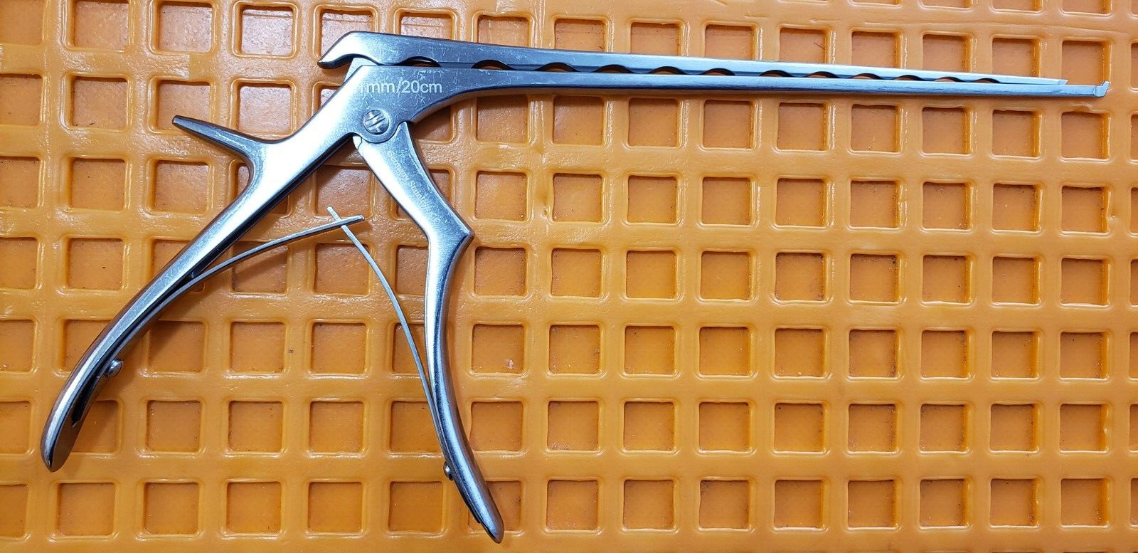 V.Mueller / SBH 240-272-01-CW Orthopedic Kerrison Rongeurs 1mm Up 8″ x40 Degree