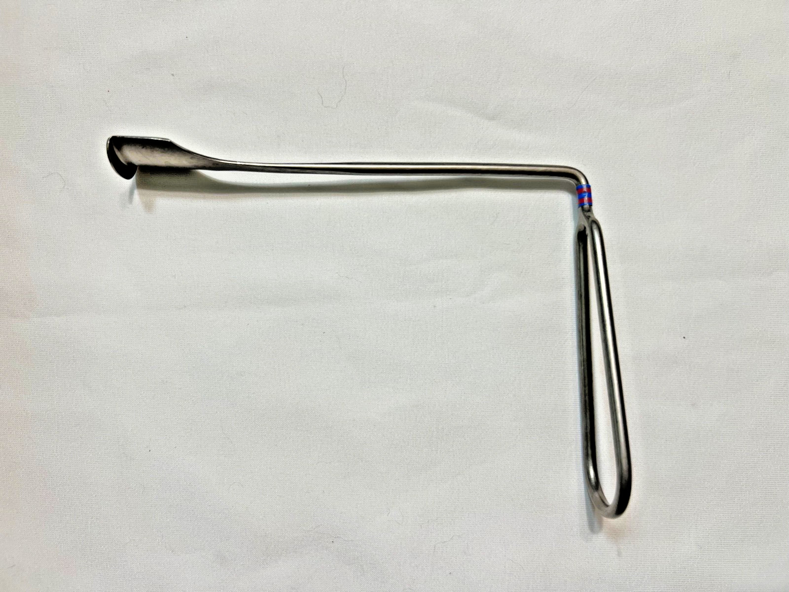 V. Mueller RH-4590 Lothrop Soft Palate Retractor Angled 18mm Tip X 5-1/2″ Length