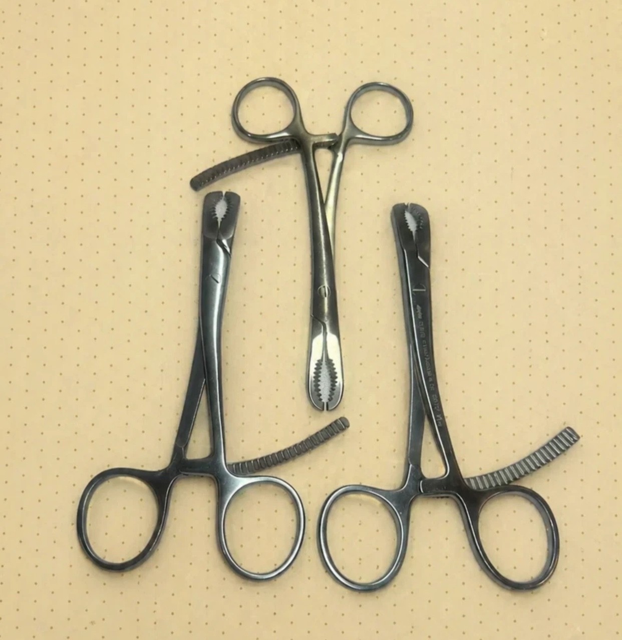3 Stryker 702932 VariAx Repositioning Lobster Claw Forceps L143mm