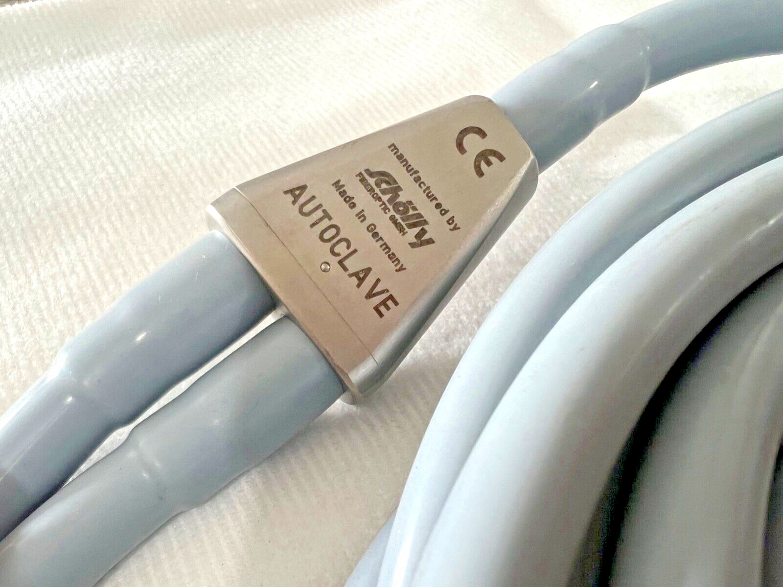 Scholly DaVinci Intuitive 951021-01 Endoscopic Dual Beam Fiber Optic Light Cable