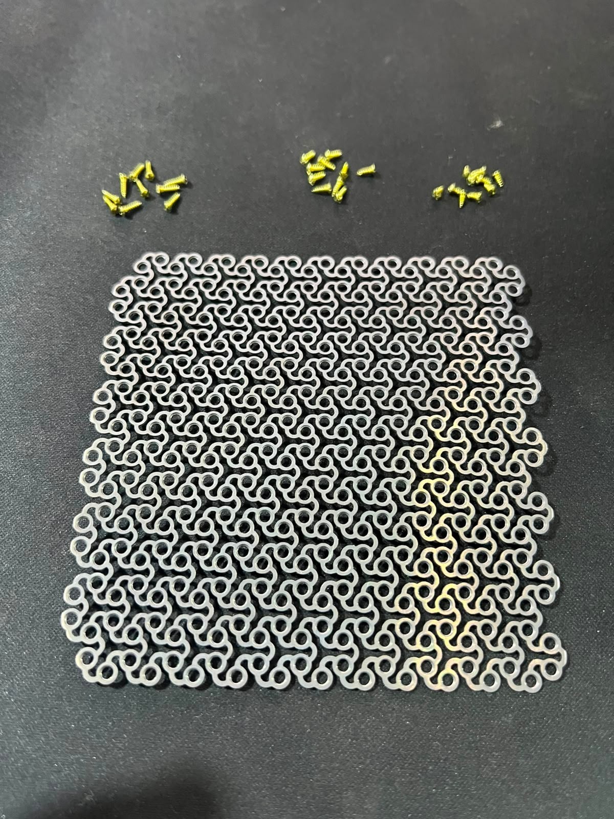 Maxillofacial titanium Mesh plate 100x100mm with 30pcs 1.5mm self drill screws