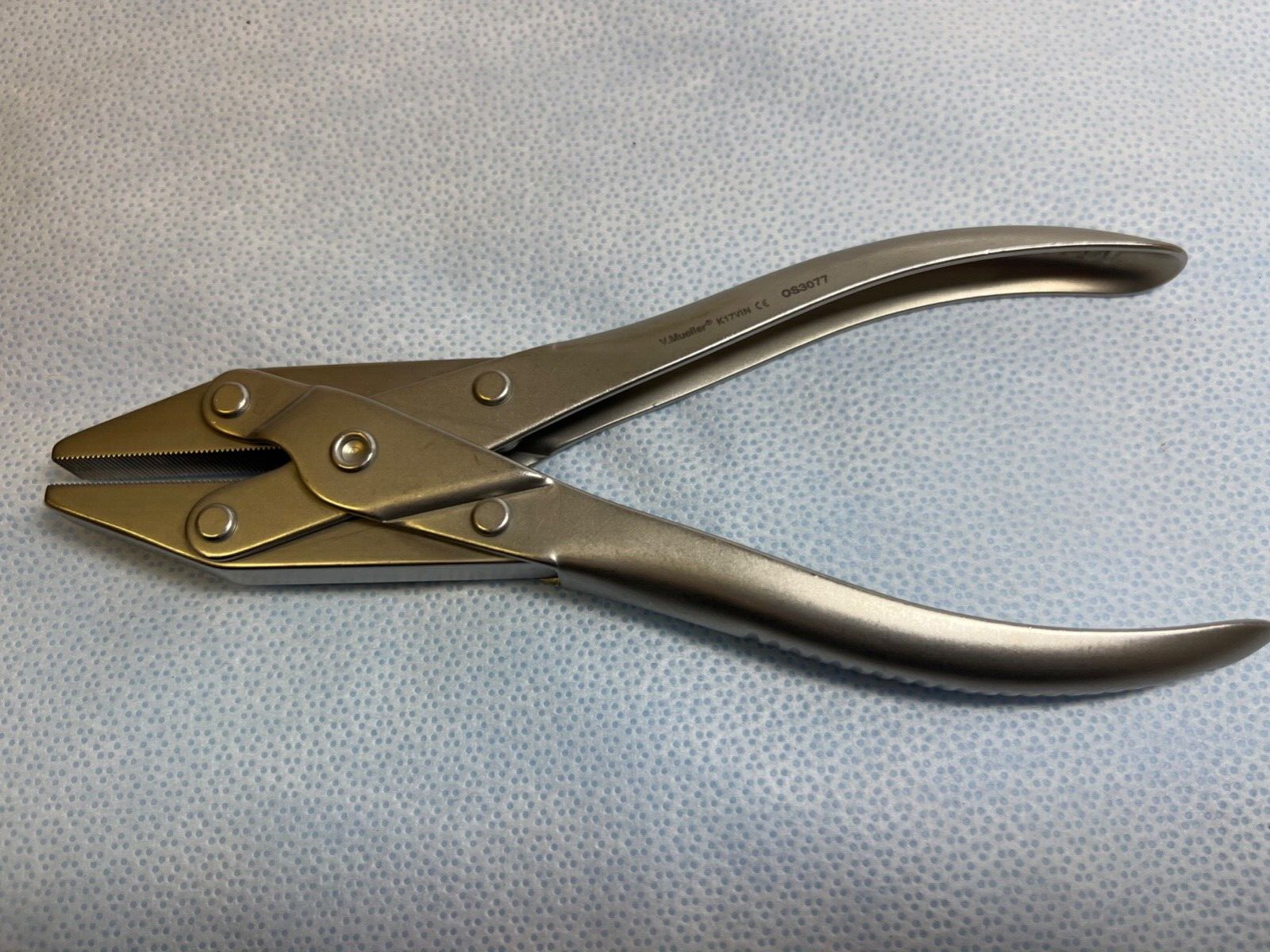 V. Mueller OS3077 Parallel Pliers 7.5″ L X Jaws 10 mm Wide X 13mm Max Opening