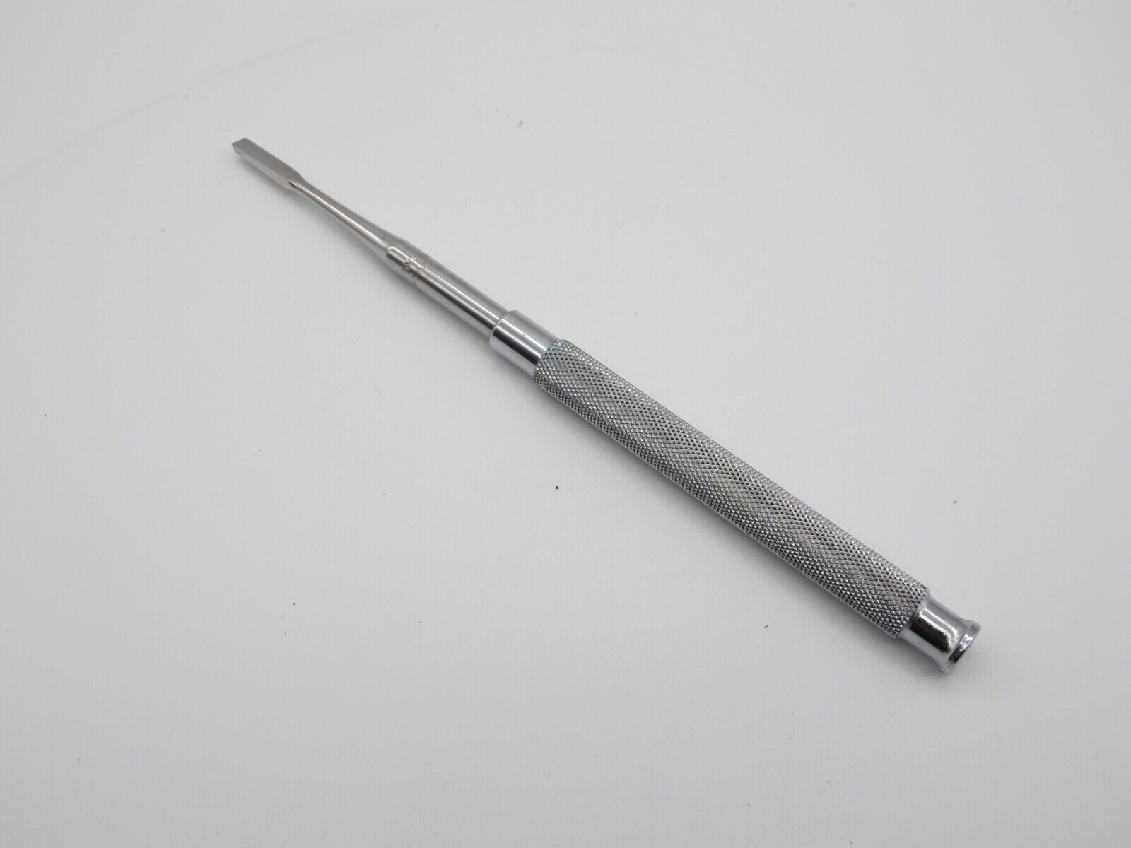 Gardner Bone Chisel 2, Straight, Single-Bevel, Blade, 4 mm wide, Stainless Steel