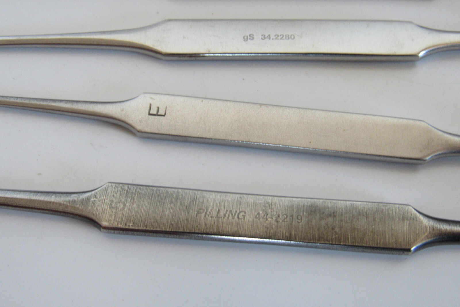 Lot of 8 GSource 34.2280 BBM RE01 Pilling 44-2219 Meyerding Finger Retractor