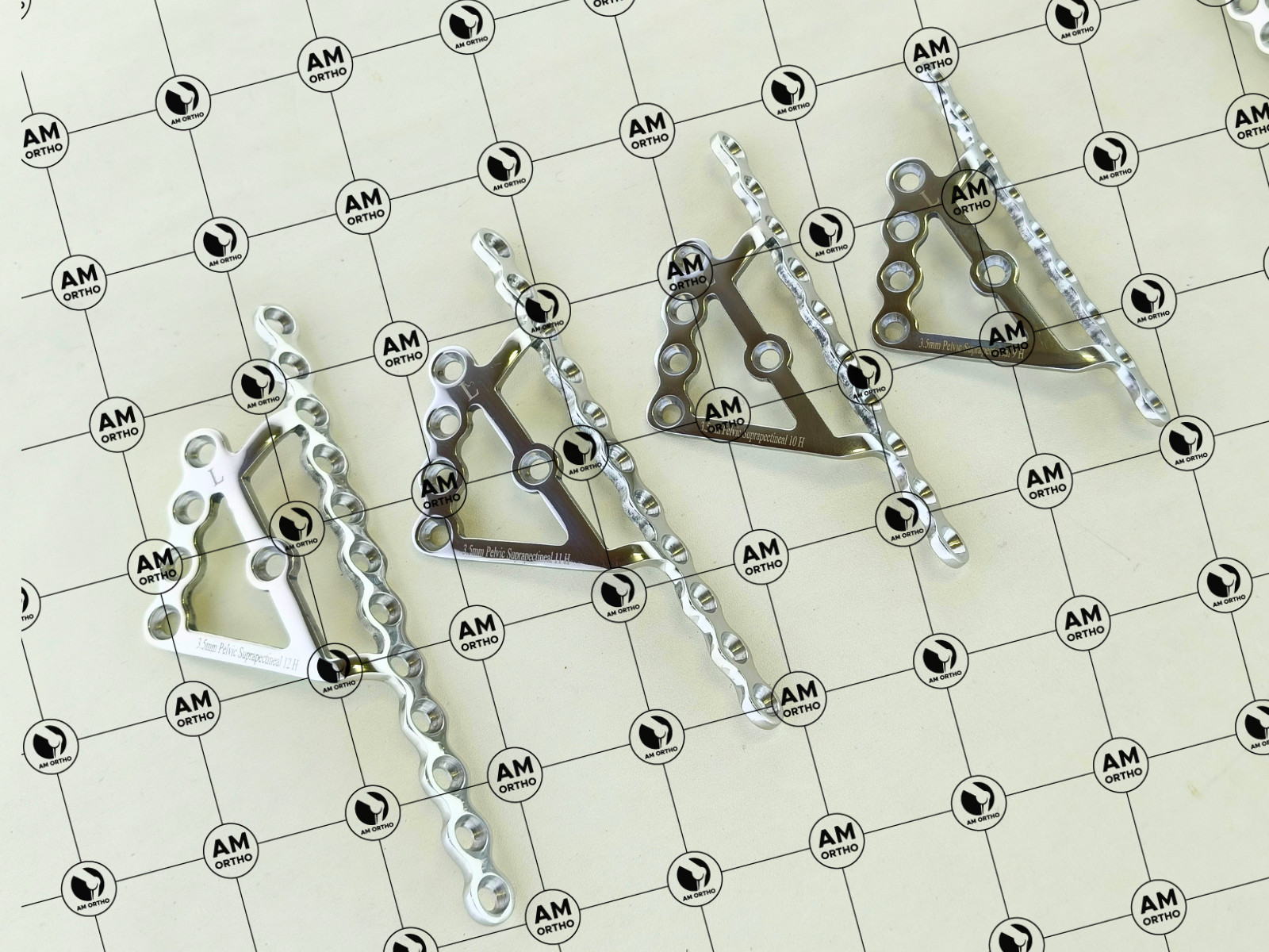 Ṕelvic 3.5mm Ĺocking Śuprapectineal Ṕlate Left & Right 10H-12Holes 8Pcs Set SS