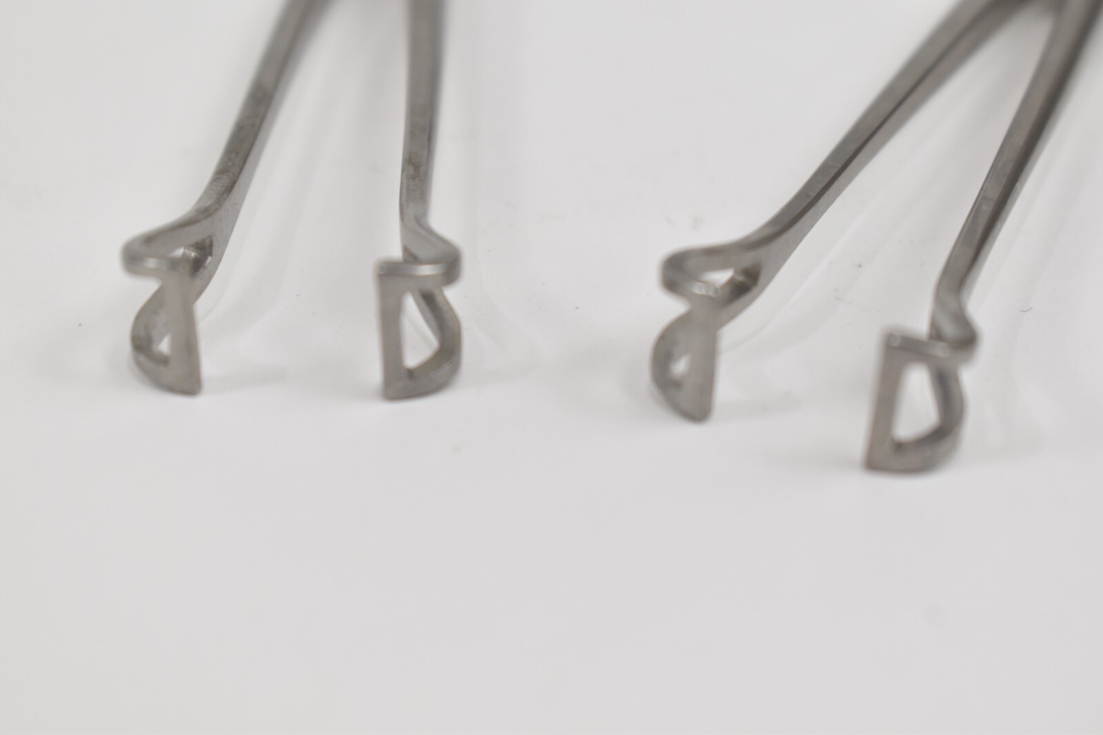4 PCS V. Mueller Surgical Medical Forceps QTY 2: MO 1700 and QTY 2: SU 5001
