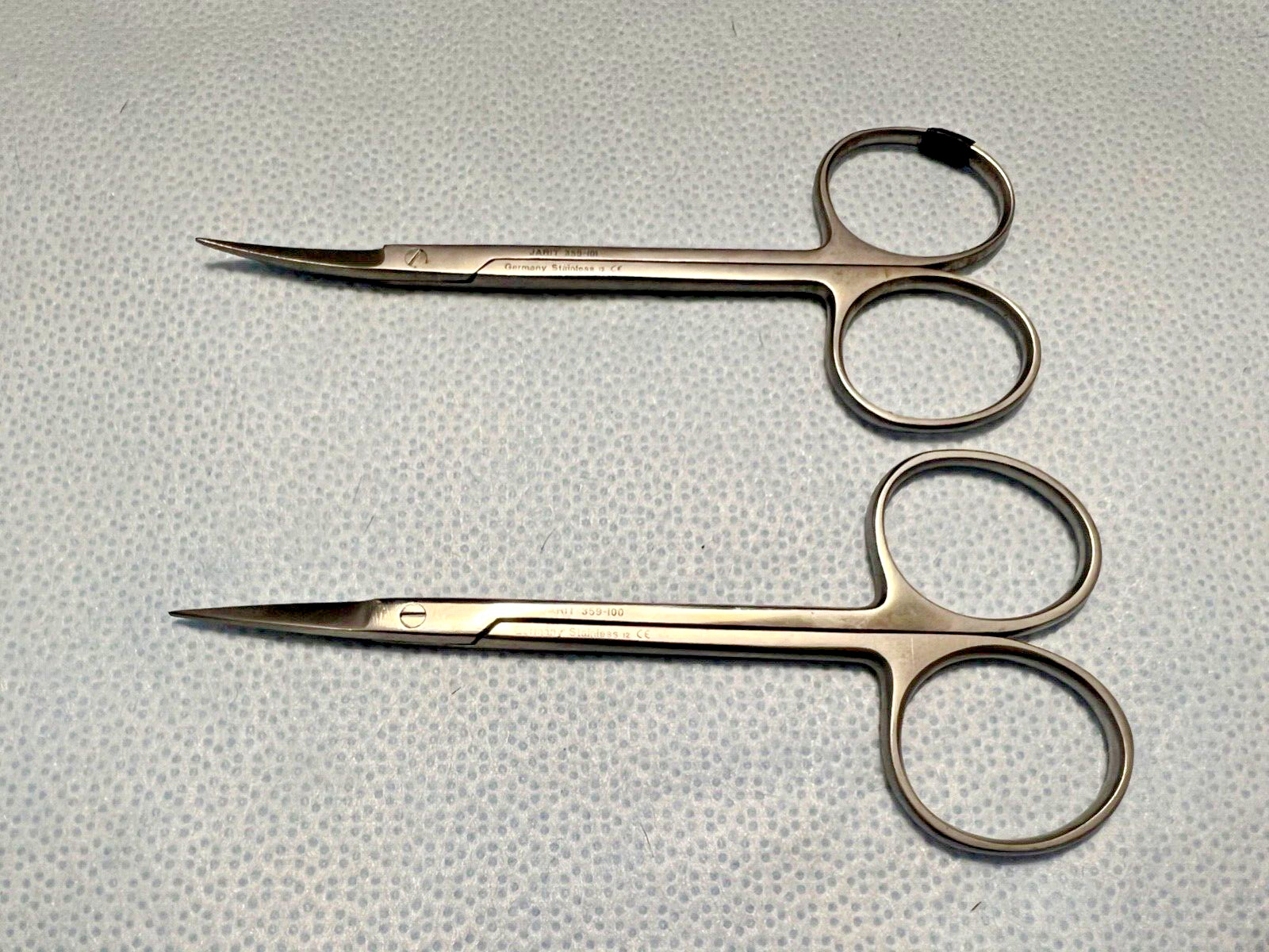 Set Of 2 Jarit 359-100 Sharp Straight & 359-101 Sharp Curved Iris Scissors 4.5″L