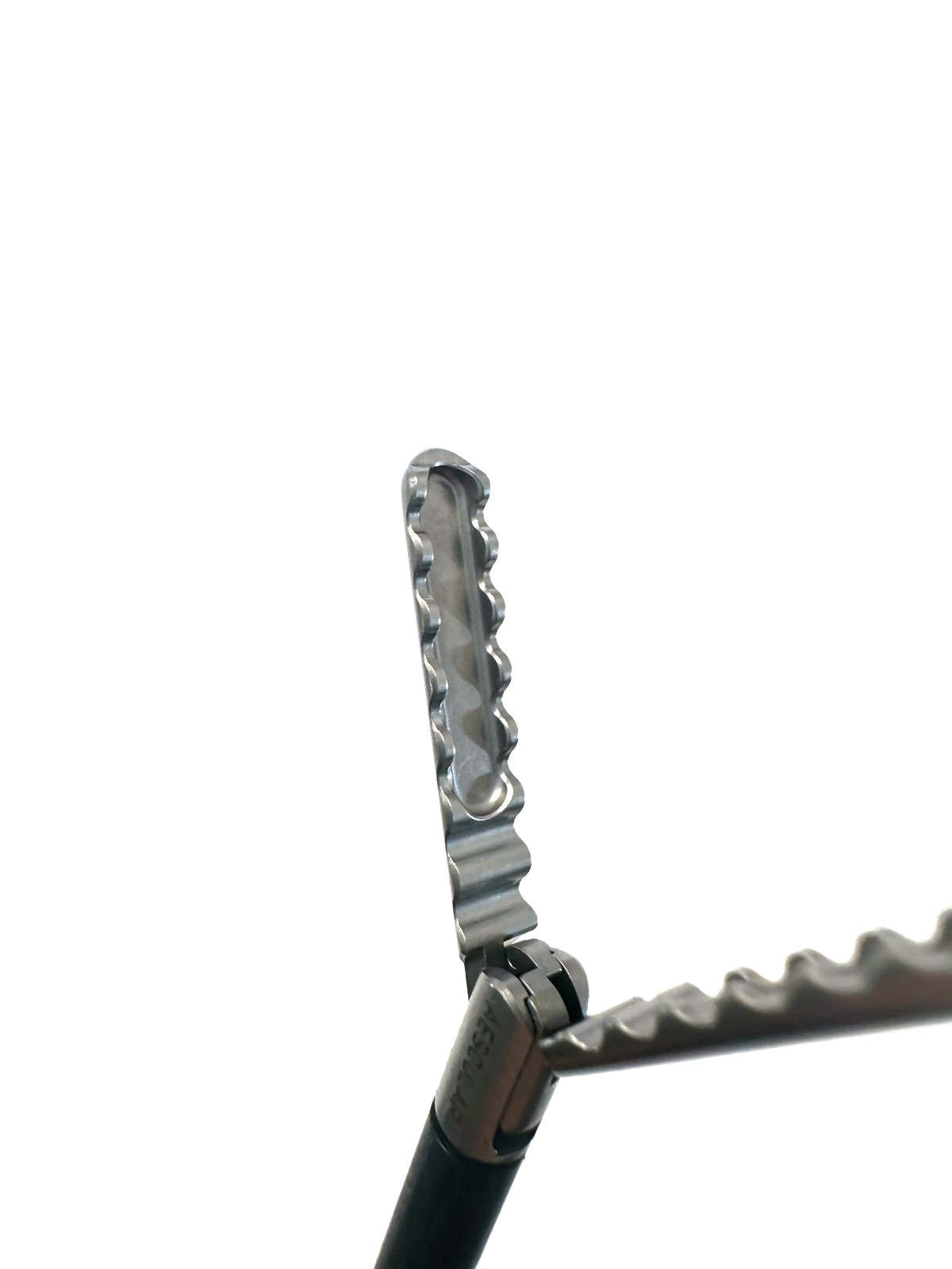 Aesculap P0959R, P0235R Wave Grasper, 5mm x 31cm (Quick Snap Ratchet) | P8