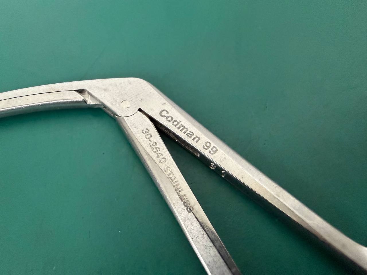 Codman 30-2540 Carroll Pulling Forceps, 4 3/5″