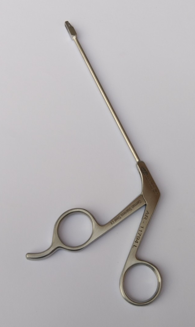 ARTHROSCOPY SUTURE CUTTER – Open Ended – LEFT NOTCH Same As ARTHREX -Surgical