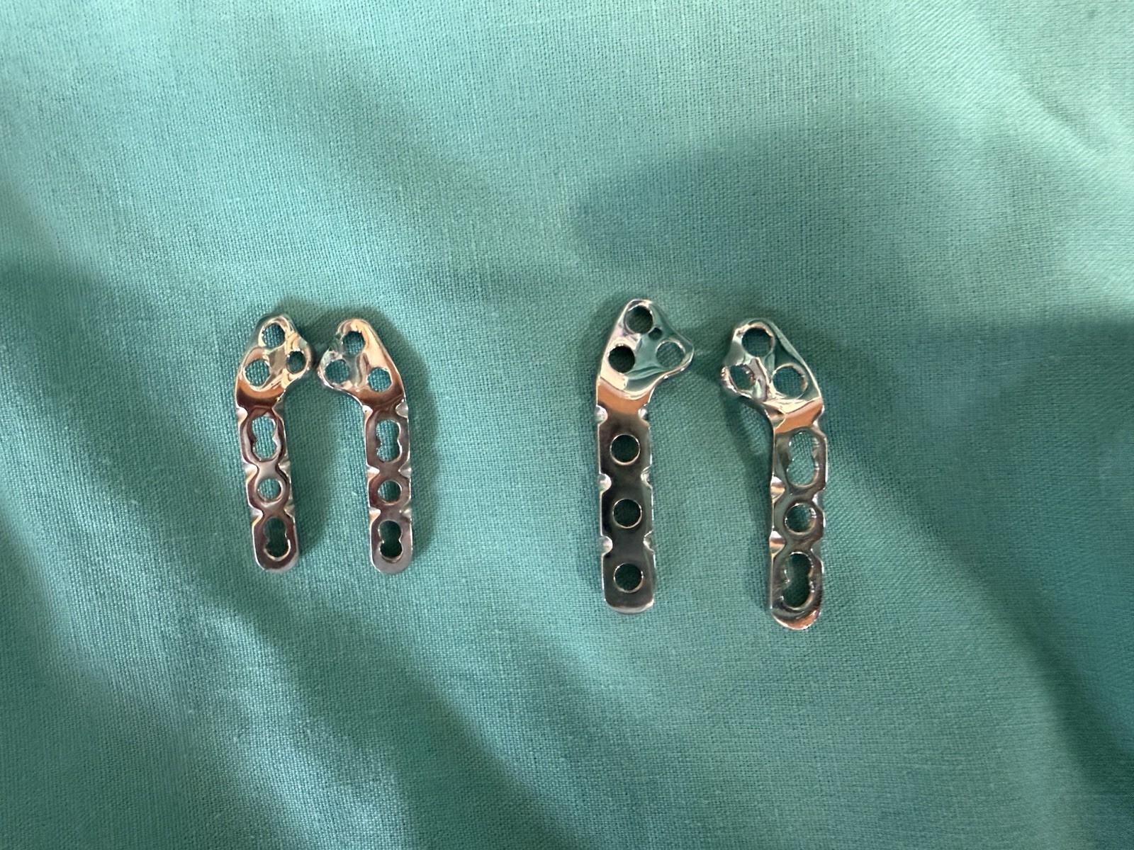2.0 & 2.4mm TPLO Clover Pre-Contour Stainless Steel Bone Locking 6-Holes Ortho