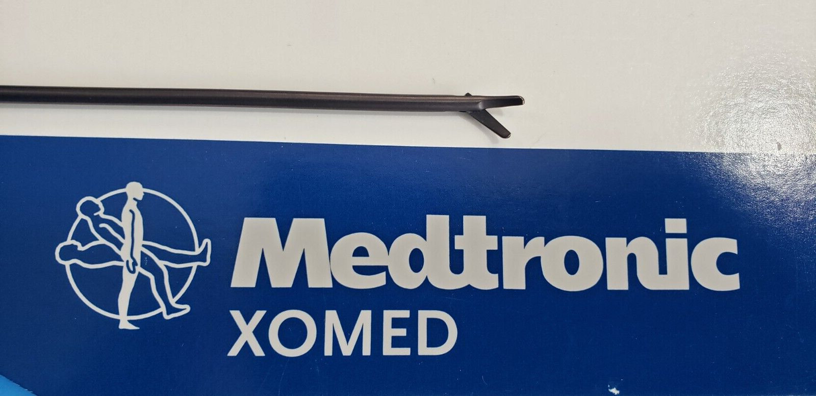 Medtronic 9560568 XOMED Micro Surgical Scissors Up Curved Single Action