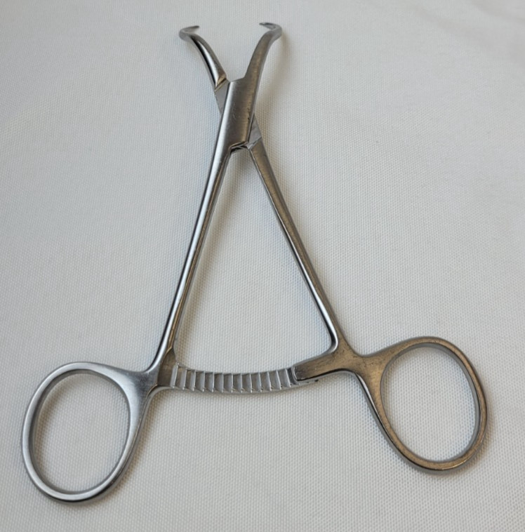 Symmetry 35-1113 Bone Reposition Forceps, Curved Jaws, 5-1/4″, Orthopedic