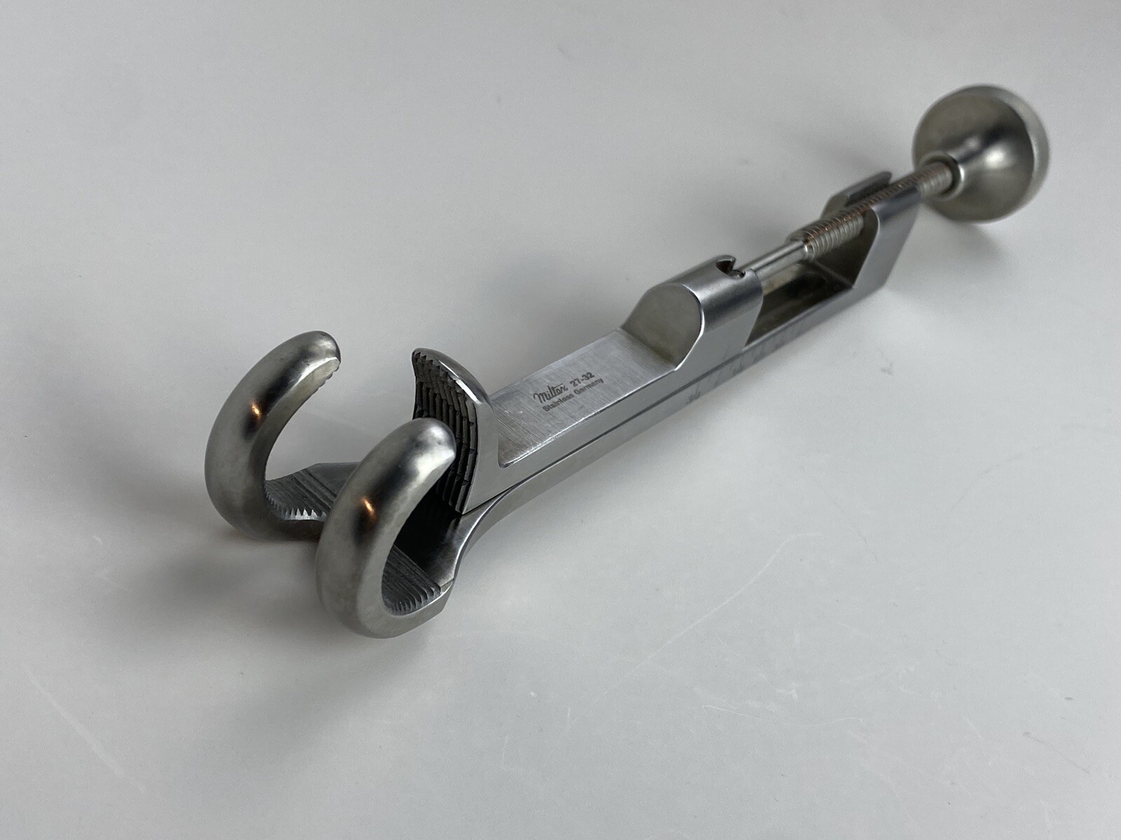 Miltex 27-32 Lowman Bone Clamp 1in Jaw Width 1 x 2 Prong 7in Length Calibrated