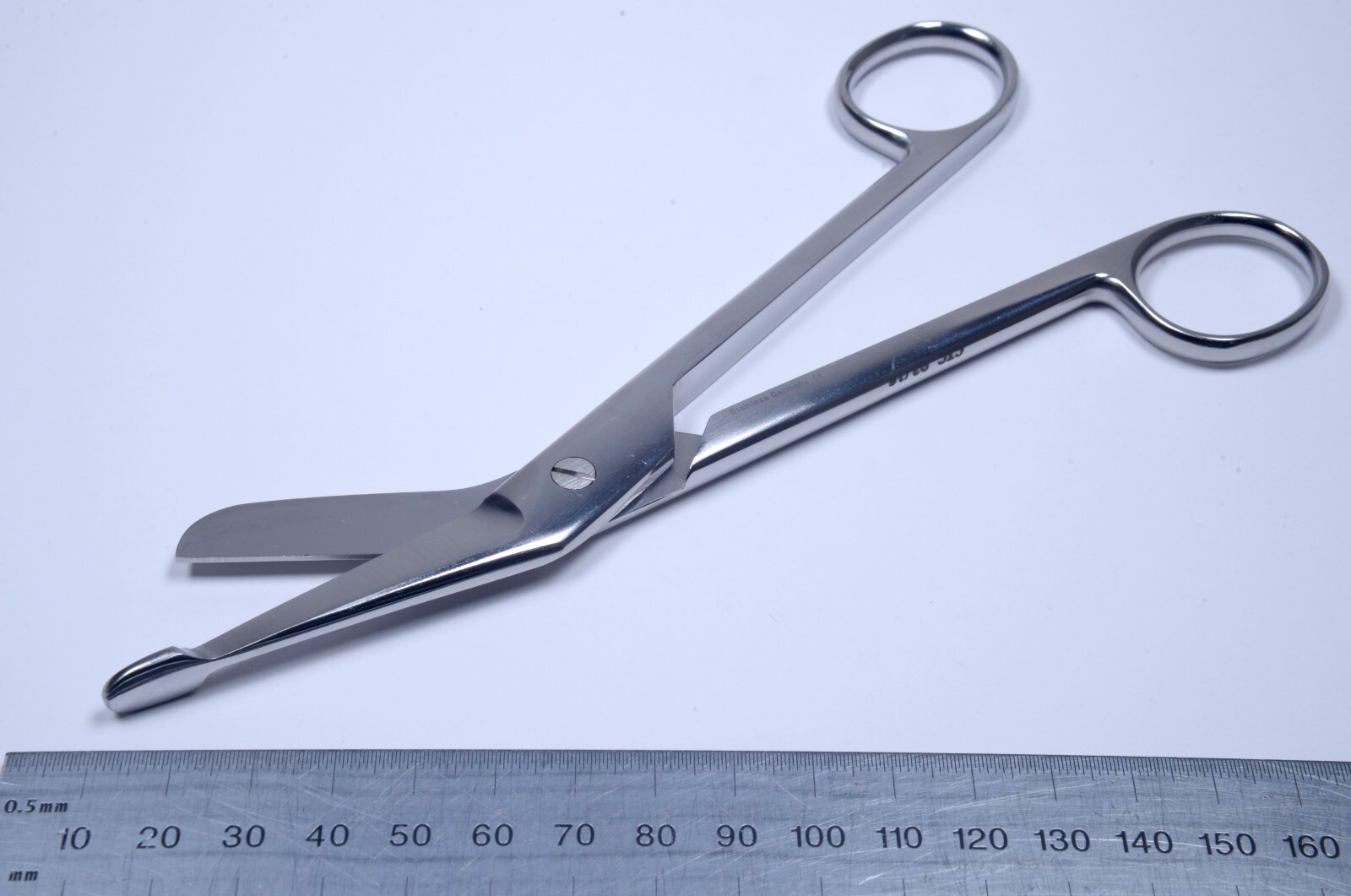 Integra Miltex #5-516 Lister Bandage Scissors 7¼” Angled Probe Point Stainless