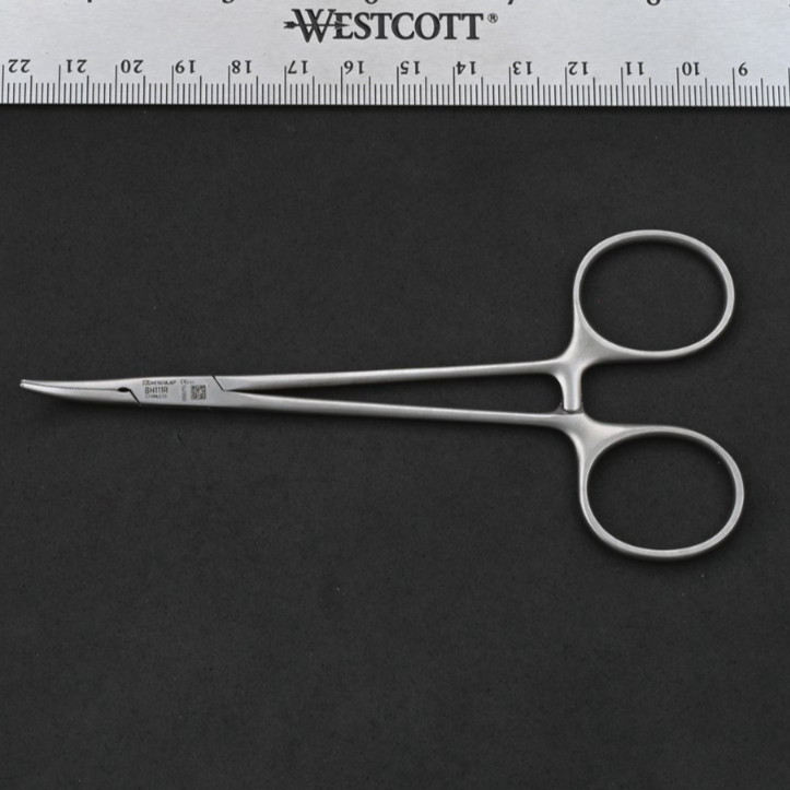 Aesculap BH111R Halsted Mosquito Forceps Delicate Curved 5 in