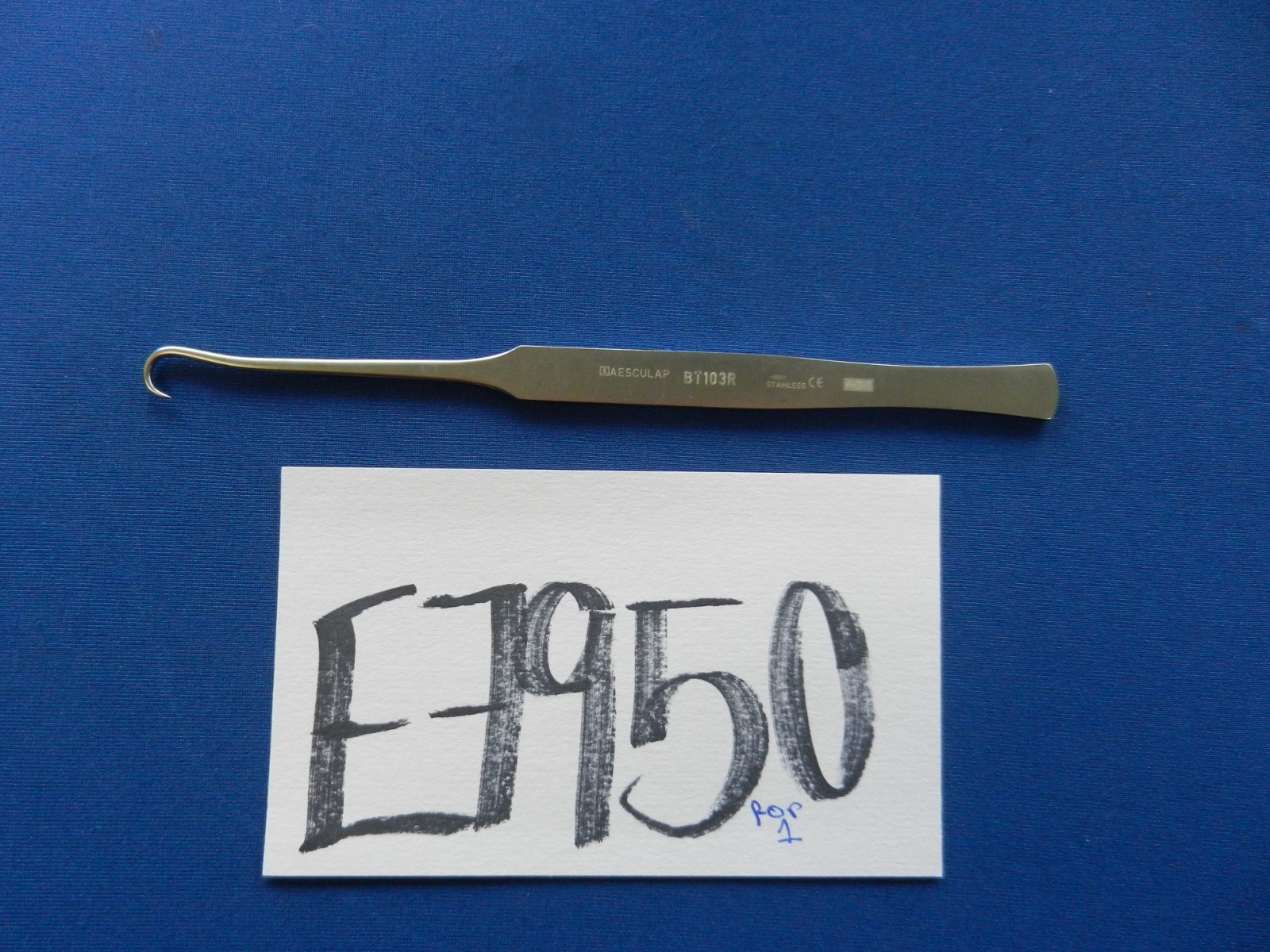 Aesculap BT103R Sharp Single Prong Retractor 7″ Overall Length