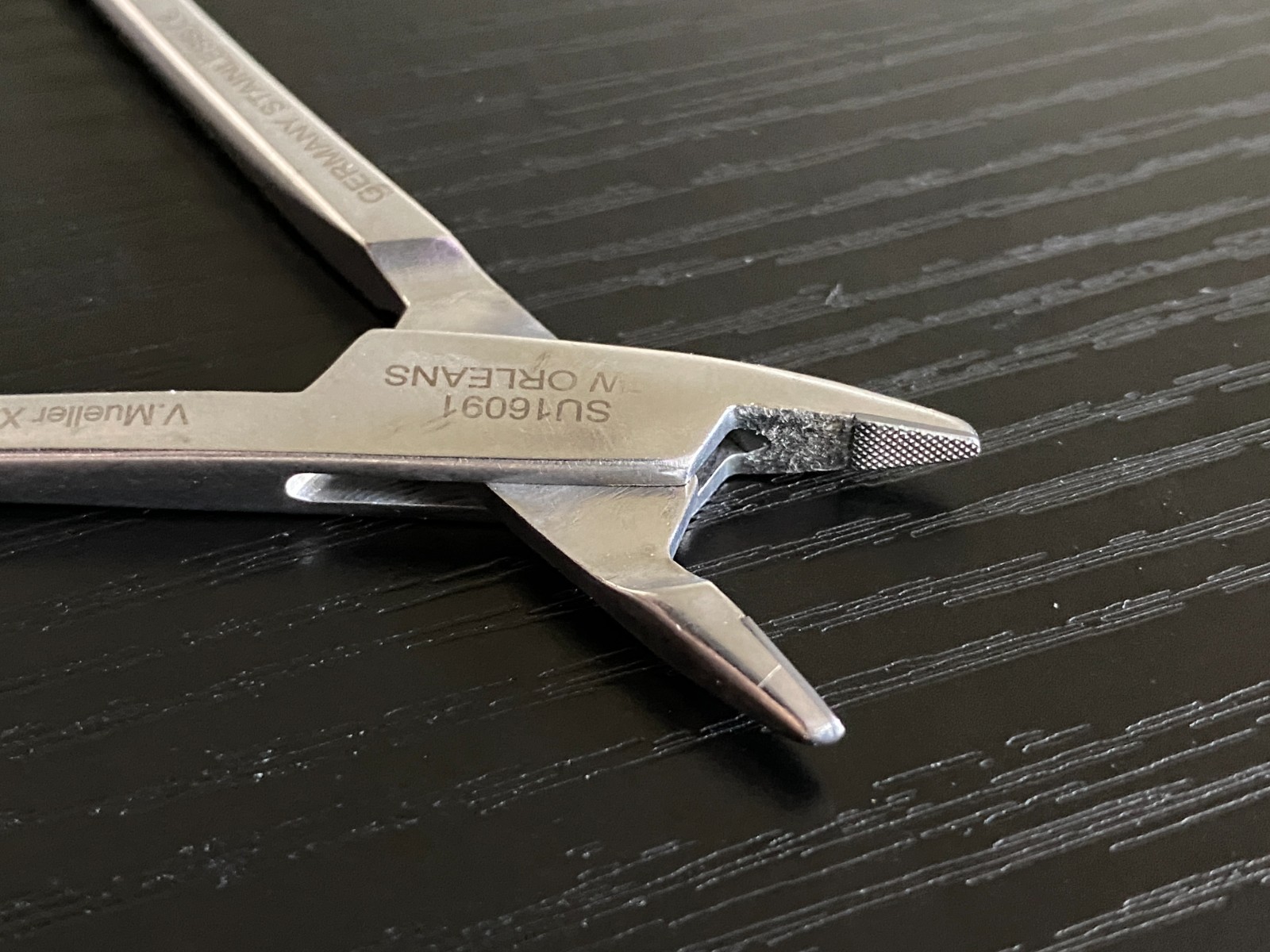 V. Mueller SU16091 Needle Holder Vital New Orleans – 7 Inch – Stainless – Used
