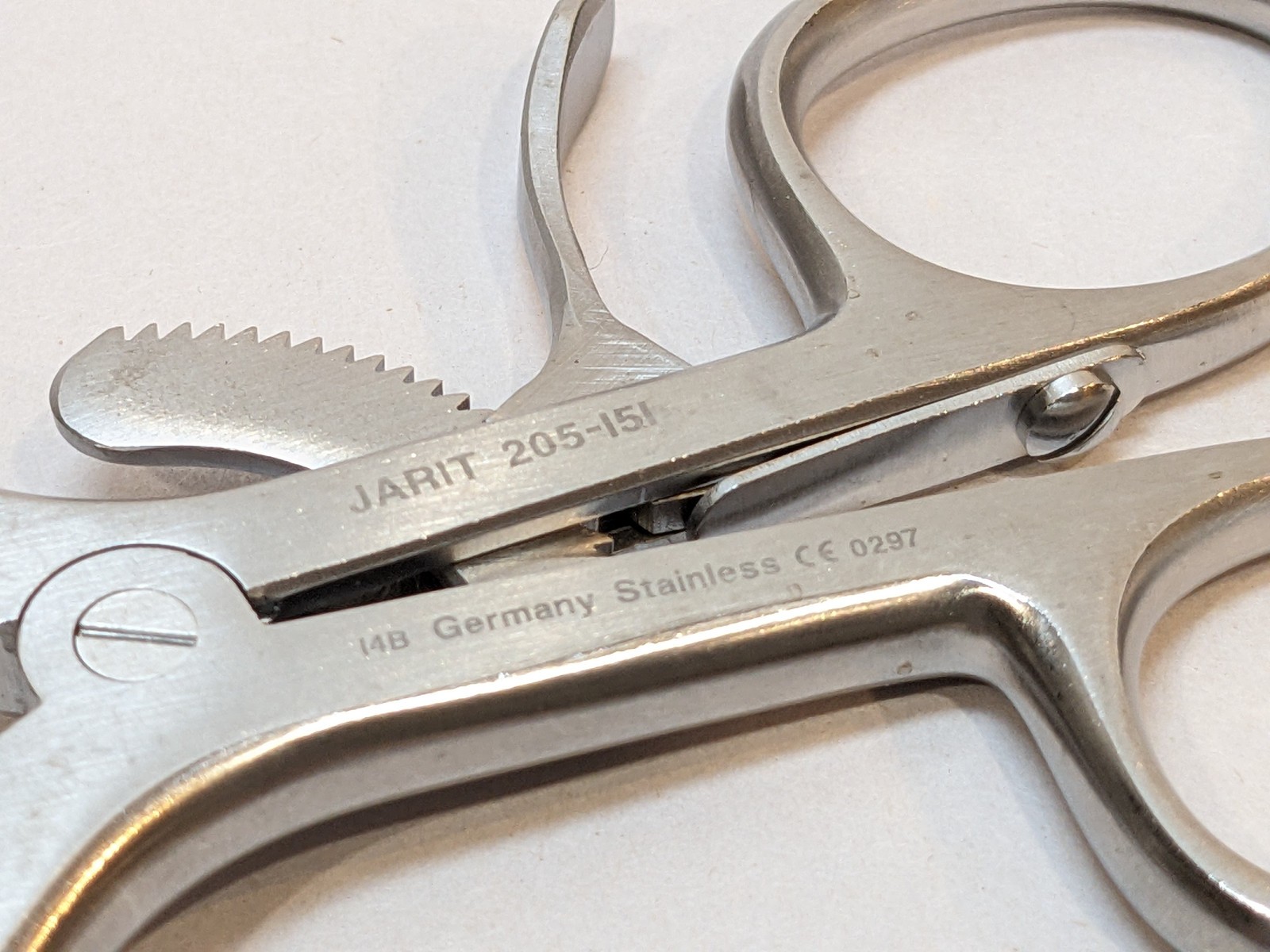 Jarit 205-151 Weitlander Retractor, 3×4 Dull Prongs, 5-3/8″