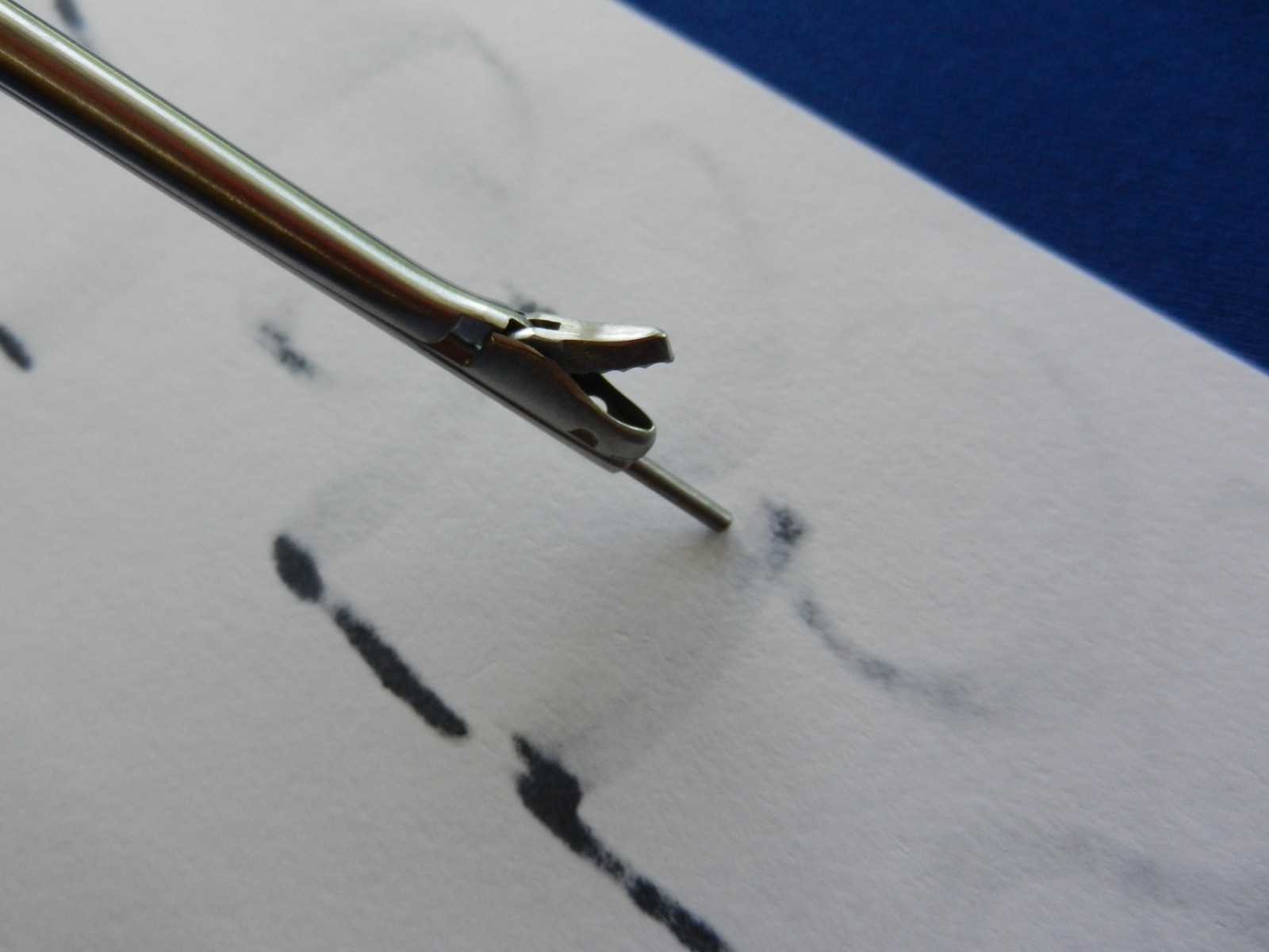 E6558 Xomed 3711143 Blakesley ThruCut ENT Size 0 (2.5mm) Straight Suction Forcep