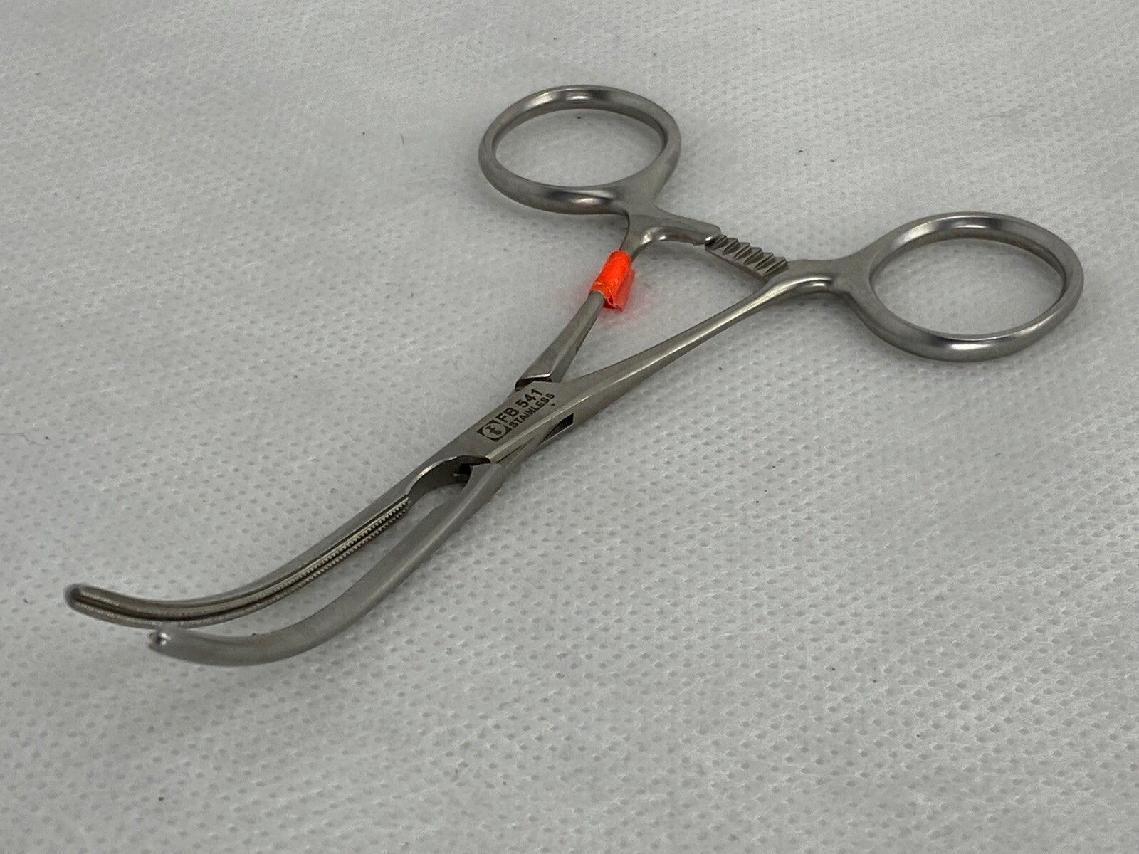 AESCULAP FB541R DeBakey Atraumatic Ring Handle Bulldog Clamp Cvd Jaw 53mm L 5in