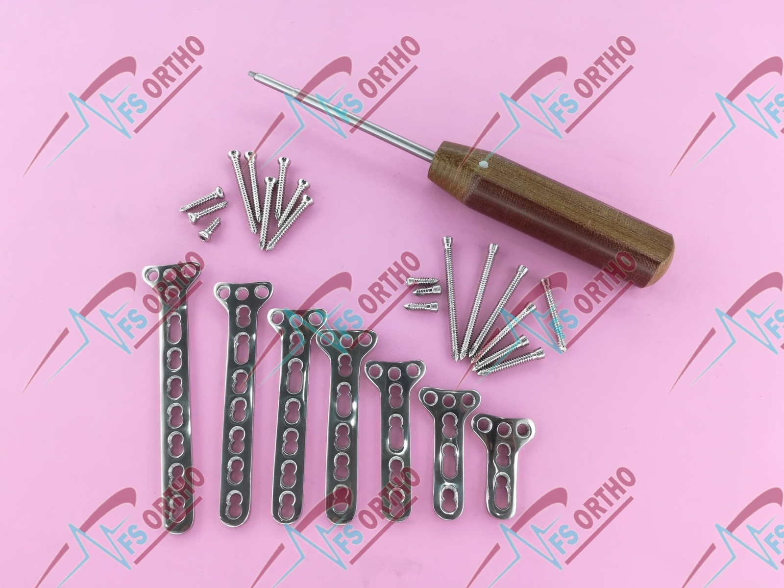 Small-T LCP Plate 2 to 8 holes Holes for 3.5mm and Screws Set 64 Pcs
