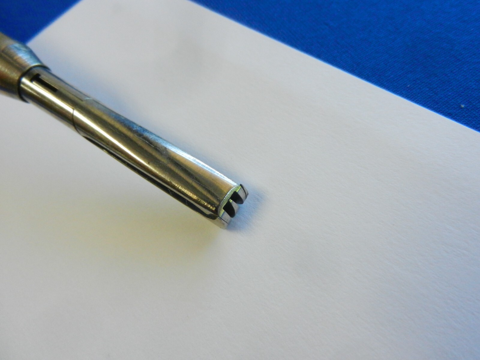 E1792 Storz Surgical 10mm 2×3 Claw Forceps with Spring Handle 36cm Long 26173FS