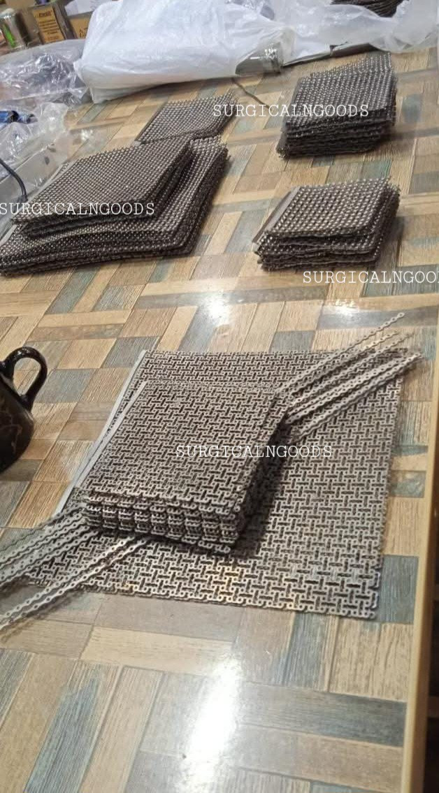 Craniofacial Titanium Mesh Skull Plate 150×150 3pc Cranioplasty with Screws 20pc