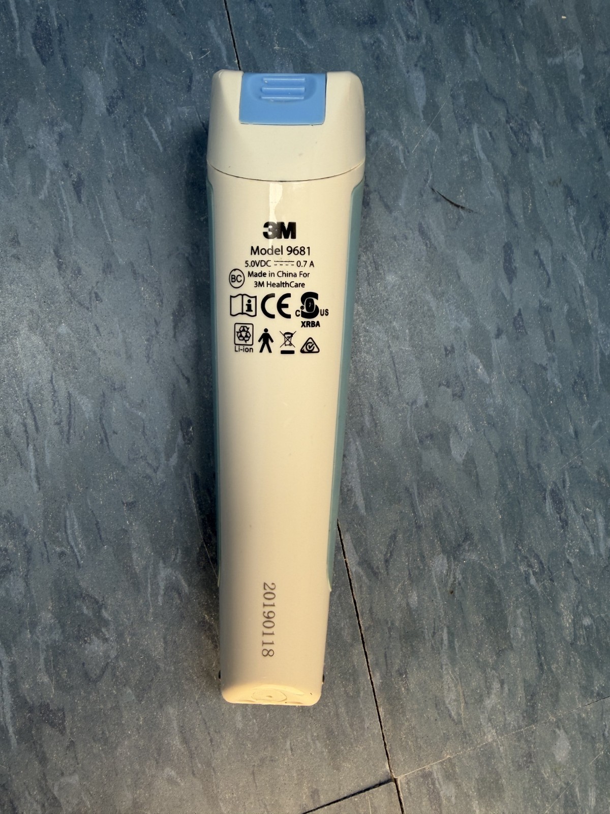 3M 9681 Surgical Clipper Shaver Drop-In Charger Stand & 10x 9680 Blades / Heads