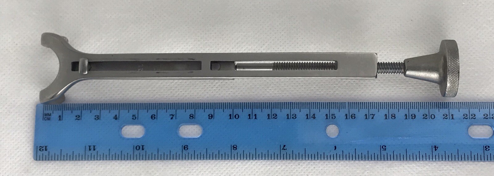 SKLAR 40-2923 Lowman Adjustable Bone Clamp 1 x 2 Prong Jaw 1.5” Jaw Width 8” L