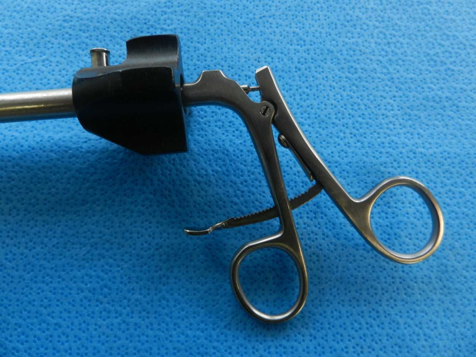 Applied Medical Surgical Laparoscopic A-Trac Forceps C5200