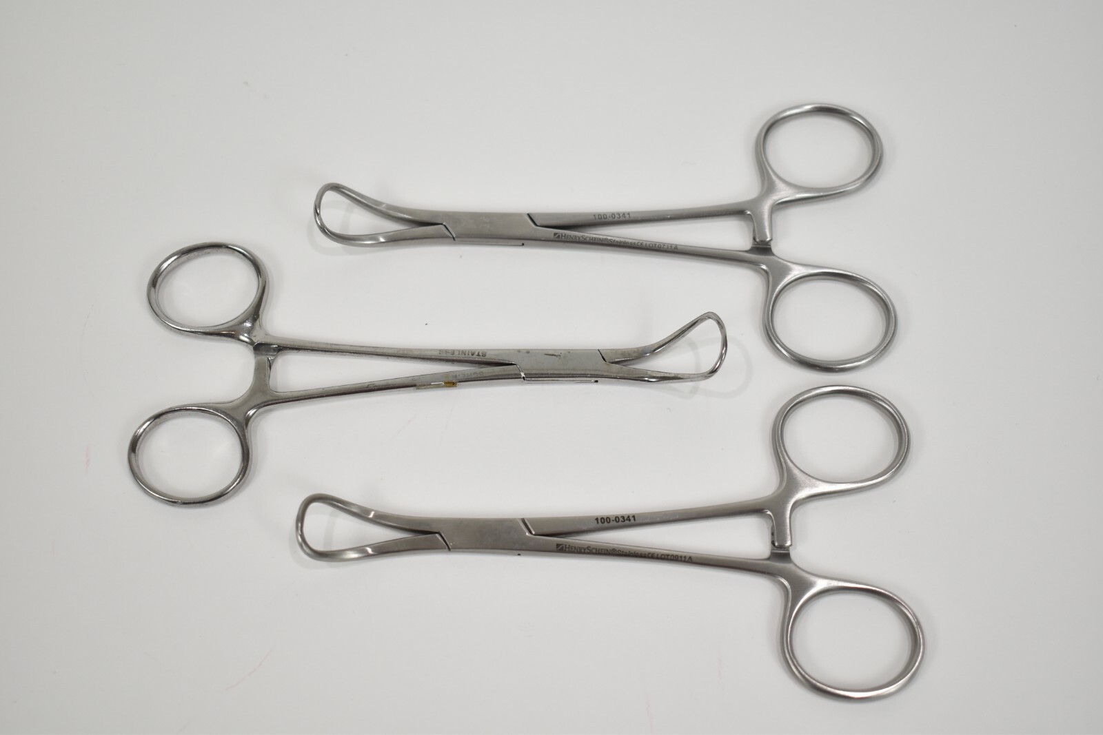 Medical Surgical Towel Clamps – Set of 3 HENRY SCHEIN Backhaus 5 1/4″ Instrument