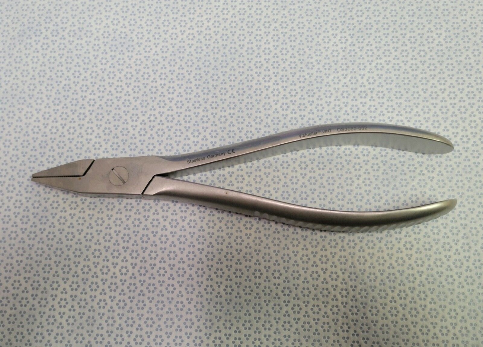 V.Mueller OS3080-002 Surgical Orthopedic Flat Nose Plier 6.75″ Tip 5mm