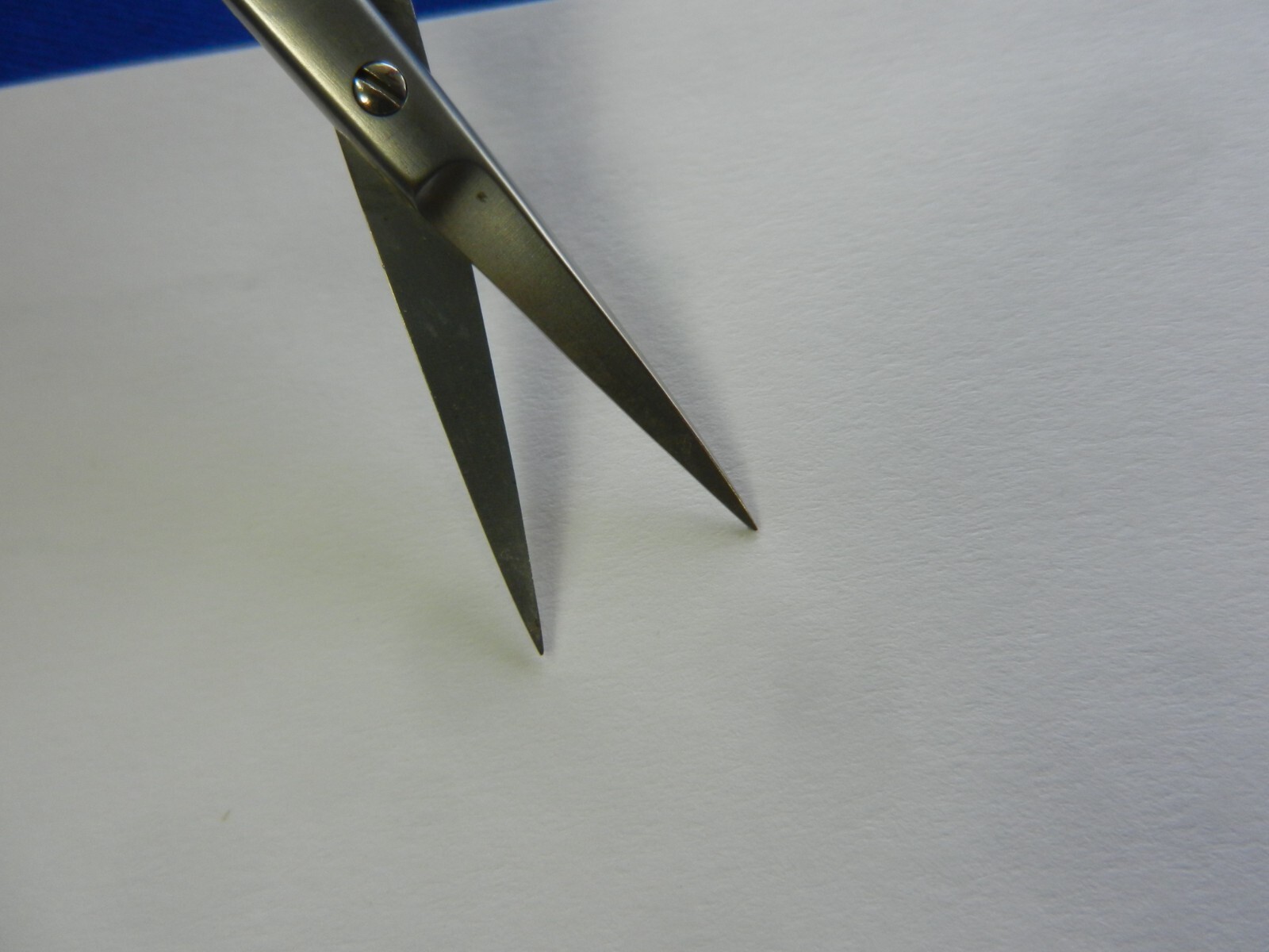 E1107 Miltex Iris Eurostat Straight Sharp Tip MeisterHand Scissors MH5-304