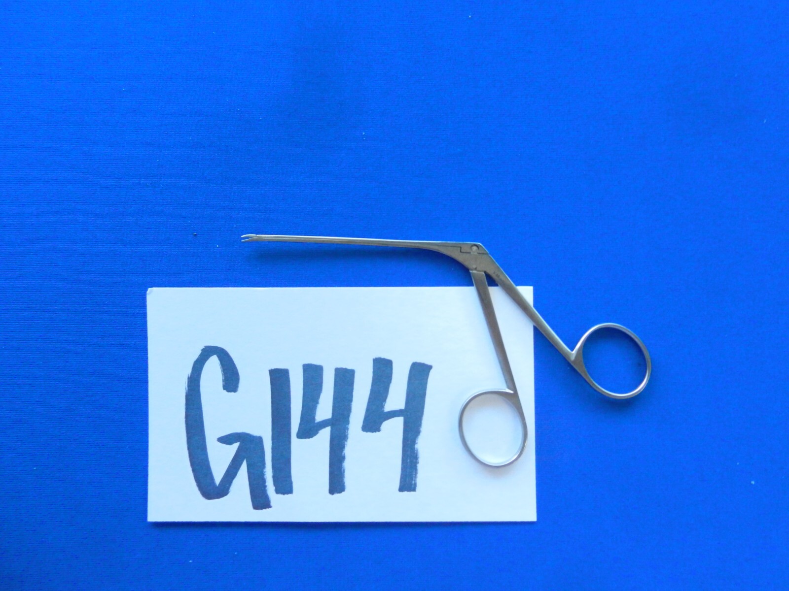 G144 V. Mueller AU18200 McGee Delicate Crimping Forceps 7.9cm Length