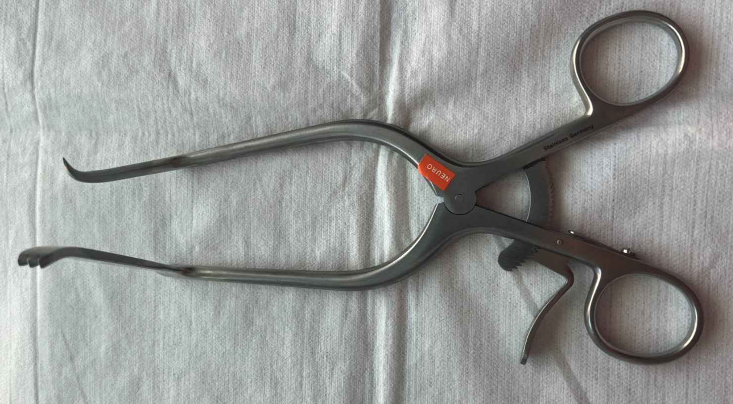 Boss Surgical 73-1135 Williams 70 x 10mm Left Hook x Right Blade Retractor 7″