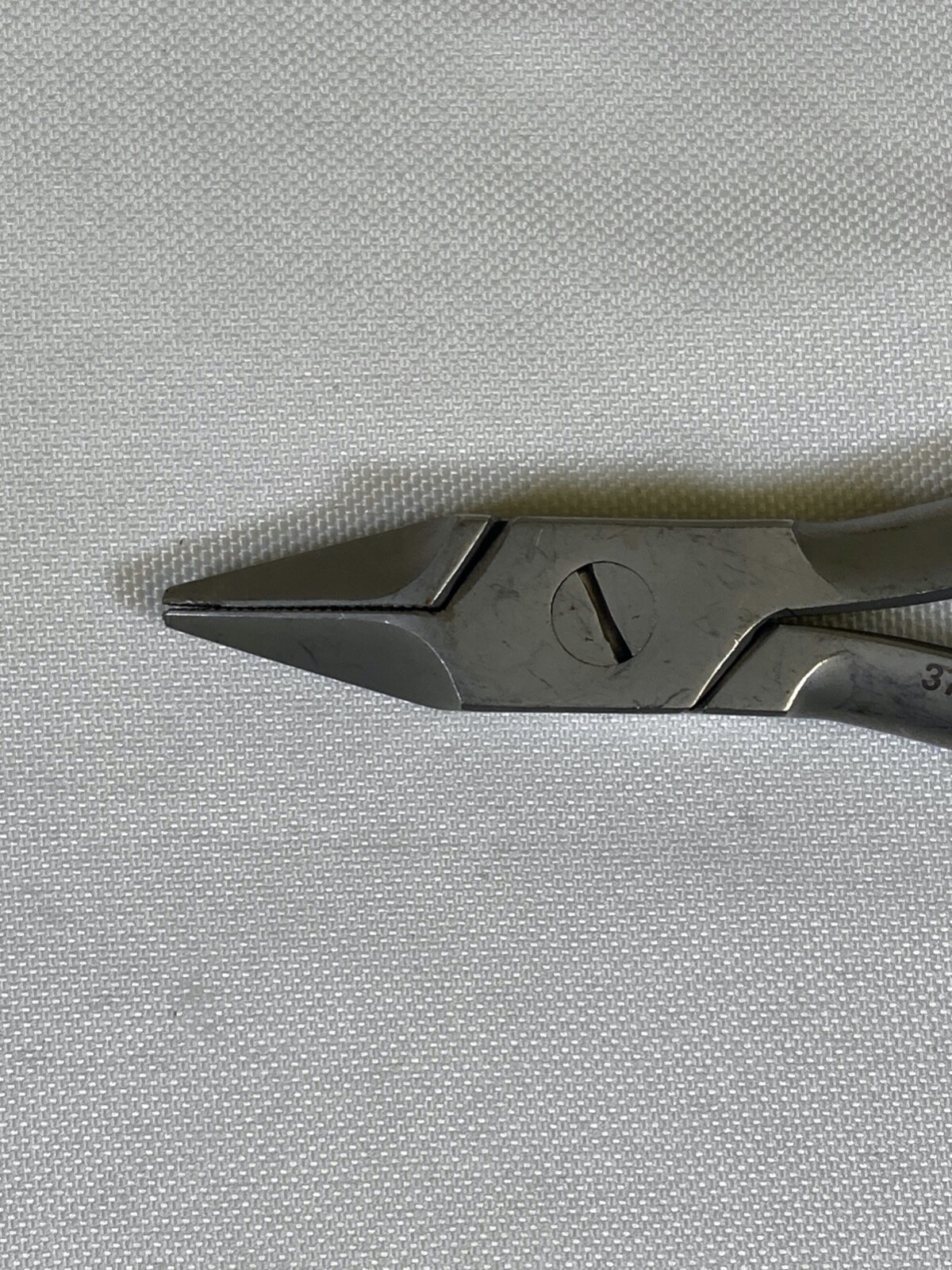 Codman 37-4100 Needle Nose Pliers 6.25″ Overall Length 20mm Jaw Length Ortho