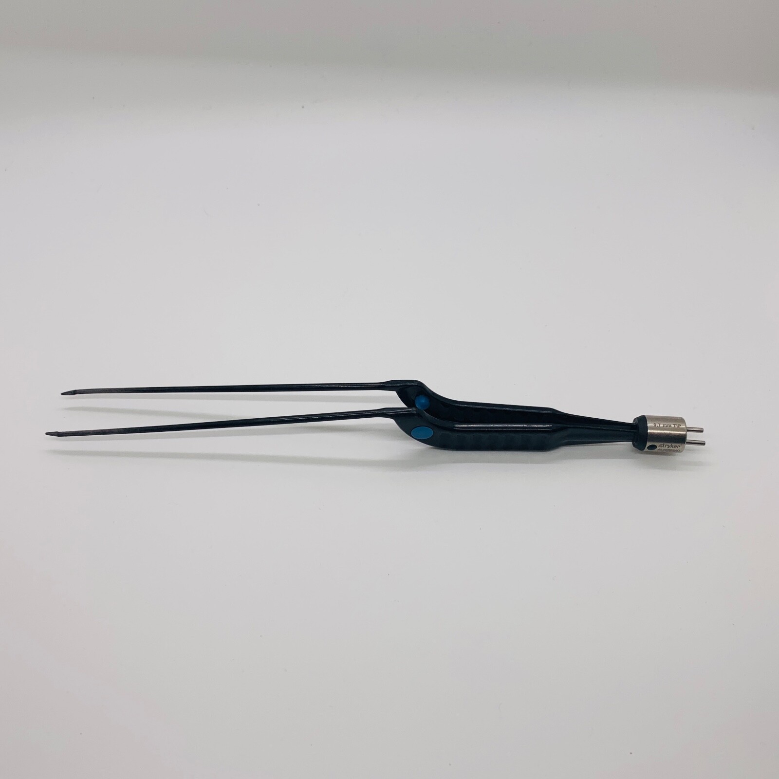 Stryker SILVERGlide 6750-230-007 MIS Non-Stick Bipolar Bayonet Forceps 0.7mm tip