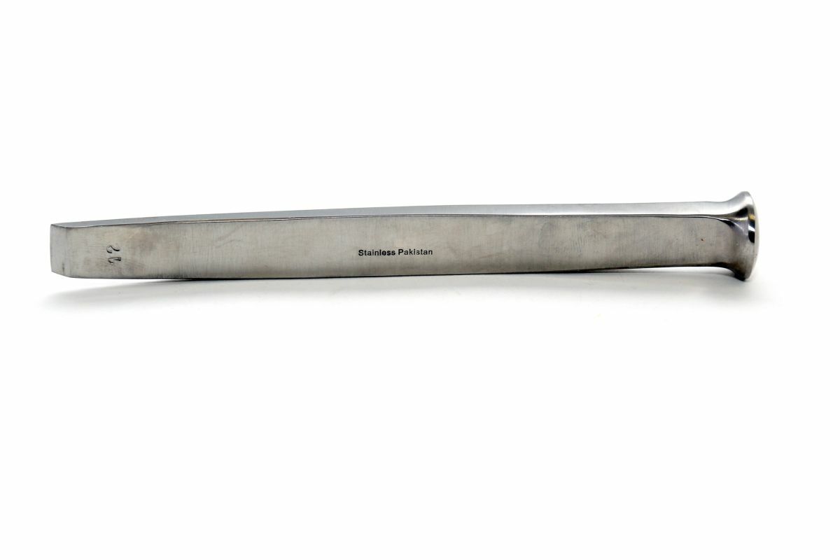 66-1833 US Army Pattern Chisel 16.5cm x 12mm wide. Veterinary grade NEW