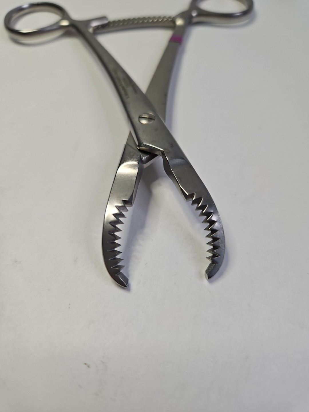 V Mueller OS911-003 Bone Reduction Forceps, Ratchet, Serr, 5-1/2″