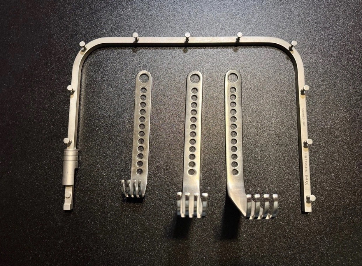 Innomed 7450-01A Self-Retaining Hip Surgery Retractor Set.