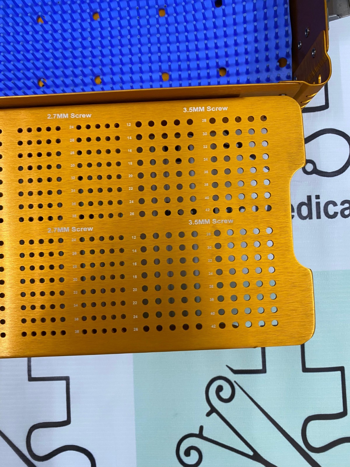 Empty Screw Box For 1.5/2.4/2.7 & 3.5MM Locking And Cortical Screws With Mat