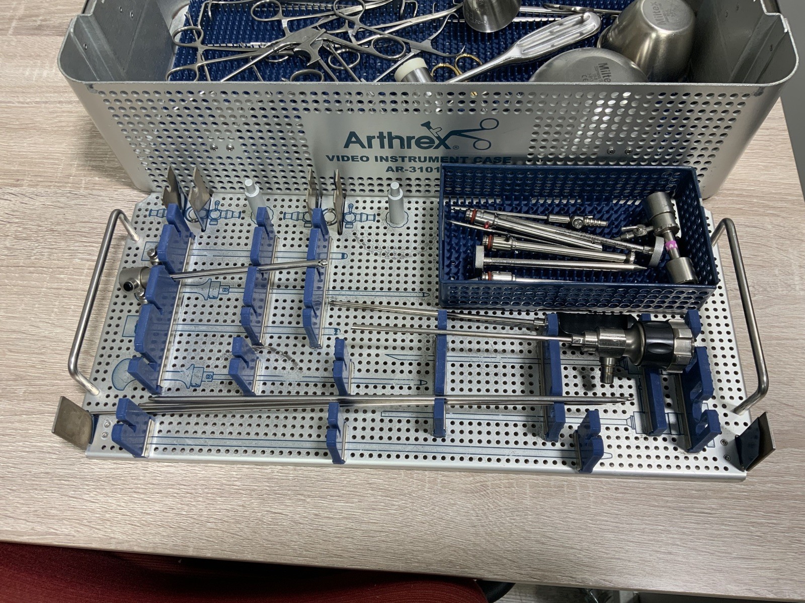 Arthrex Video Arthroscope & Instrument Set