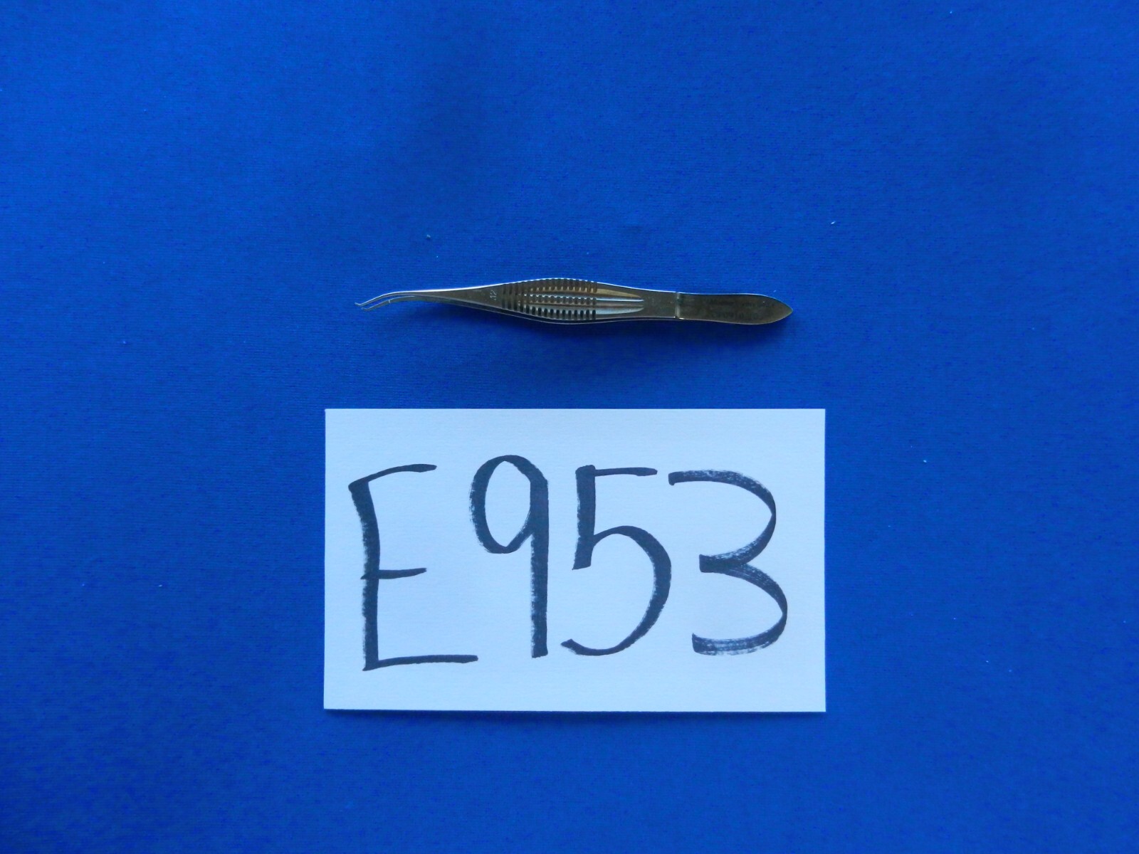 E953 V. Mueller Colibri 45 Degree Angled Serrated 2×2 Teeth Forceps OP0910-103
