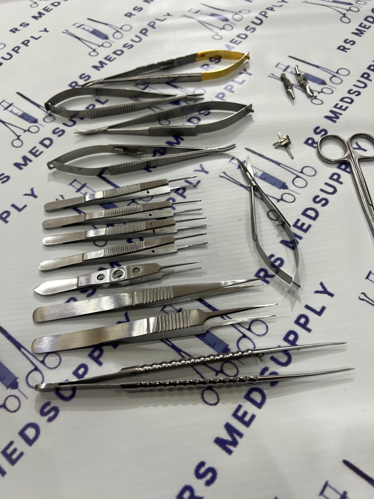 Micro Hand Surgery Instrument Set – Microvascular Clamps & Suture Kit