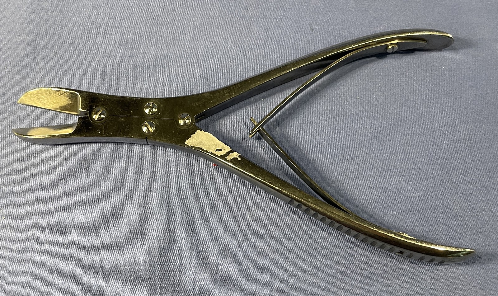 V. Mueller OS4735 Double Action Straight Orthopedic Cutting Forceps